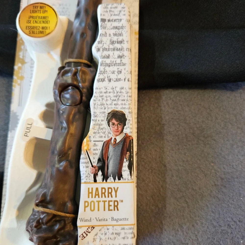 Harry Potter Hogwarts Robe & Wand Costume Set Child‎ One Size Disguise - Picture 4 of 9
